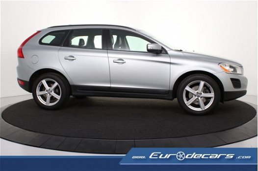 Volvo XC60 - 2.0 D3 FWD Kinetic *Navigatie*Pdc*Leer - 1