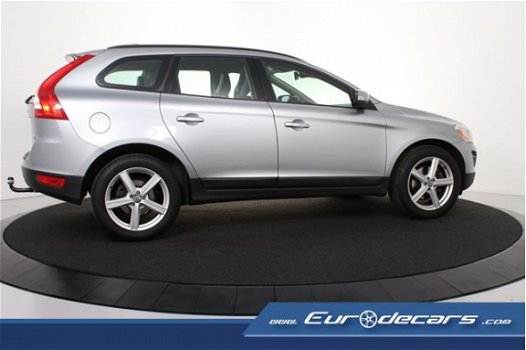 Volvo XC60 - 2.0 D3 FWD Kinetic *Navigatie*Pdc*Leer - 1