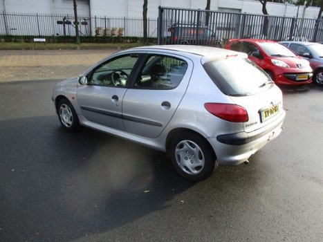 Peugeot 206 - 1.1 XR - 1