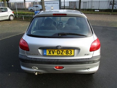 Peugeot 206 - 1.1 XR - 1