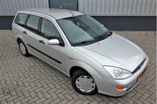 Ford Focus Wagon - 1.4 16V Ambiente | APK 10-2020 | YOUNGTIMER | - 1