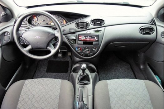 Ford Focus Wagon - 1.4 16V Ambiente | APK 10-2020 | YOUNGTIMER | - 1