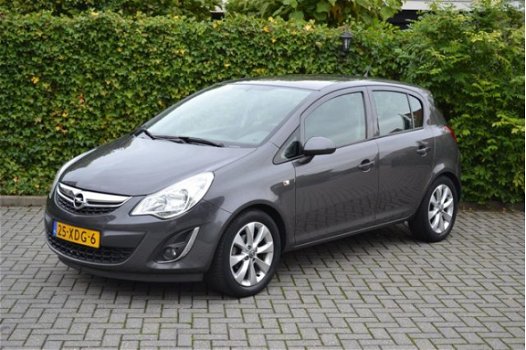 Opel Corsa - 1.4-16V Cosmo 100PK Airco L.M.velgen Cruise controle NAP - 1