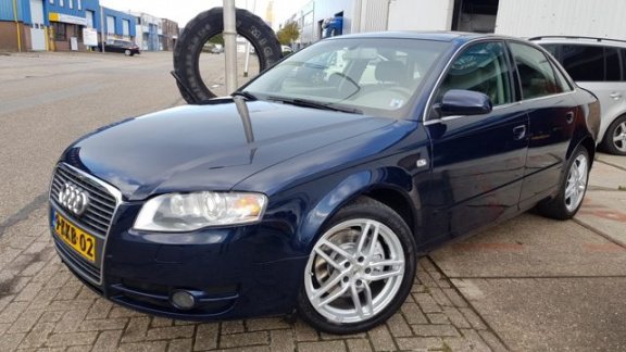 Audi A4 - 1.8 T PROLINE/AUT/CLIMA/LEER/INRUIL MOG - 1