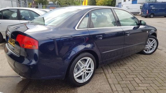 Audi A4 - 1.8 T PROLINE/AUT/CLIMA/LEER/INRUIL MOG - 1