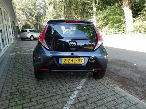 Toyota Aygo - 1.0 VVT-i 69pk 5D x-play - 1