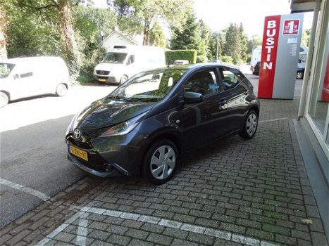 Toyota Aygo - 1.0 VVT-i 69pk 5D x-play - 1