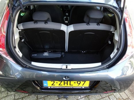 Toyota Aygo - 1.0 VVT-i 69pk 5D x-play - 1