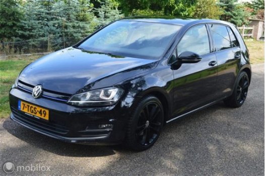 Volkswagen Golf - - 1.6 TDI Highline LED / XENON / STOELVERWARMING / GROTE NAVI - 1