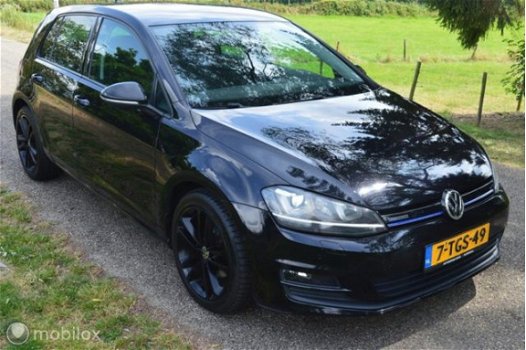 Volkswagen Golf - - 1.6 TDI Highline LED / XENON / STOELVERWARMING / GROTE NAVI - 1