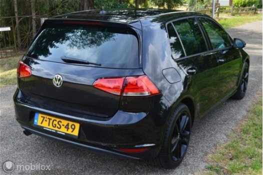 Volkswagen Golf - - 1.6 TDI Highline LED / XENON / STOELVERWARMING / GROTE NAVI - 1