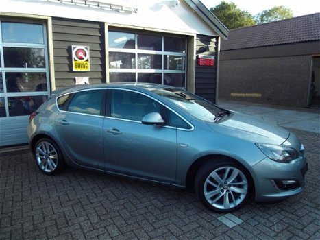 Opel Astra - 1.4 Turbo Cosmo mooie uitvoering - 1