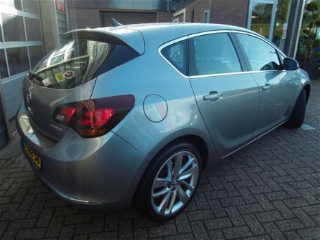 Opel Astra - 1.4 Turbo Cosmo mooie uitvoering - 1