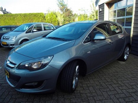 Opel Astra - 1.4 Turbo Cosmo mooie uitvoering - 1