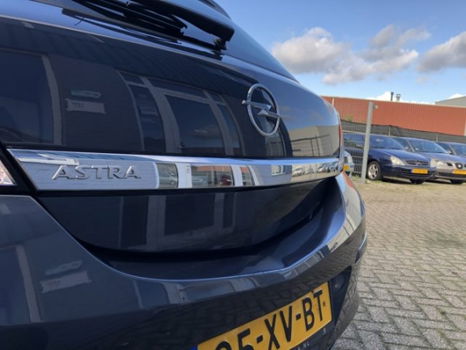 Opel Astra GTC - 1.6 Executive - 1