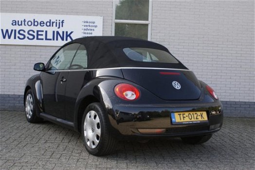 Volkswagen New Beetle Cabriolet - 1.6 Highline - 1