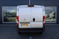 Peugeot Boxer - 330 130pk BlueHDI L2H1 Premium GEVEERDE CHAUFFEURSSTOEL - 1 - Thumbnail