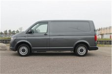 Volkswagen Transporter - 2.0 TDI 84pk L1H1 Airco Trekhaak Bluetooth