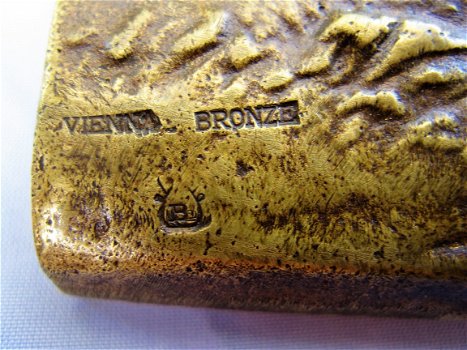 Vienna, Wiener Bronze prachtige wandplak met leeuwen - 8