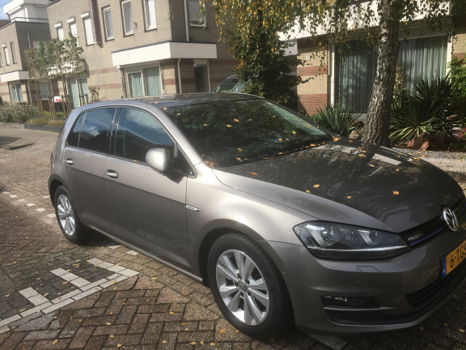 Volkswagen Golf 1,6 TDI Highline Bluemotion - 1