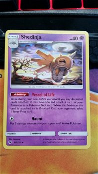 Shedinja 95/214 ) Rare Lost Thunder - 1