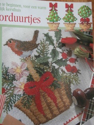 Margriet Borduren Nr 3-1993. Met o.a.merklap berenalfabet en antieke rozen borduren - Afbeelding 8
