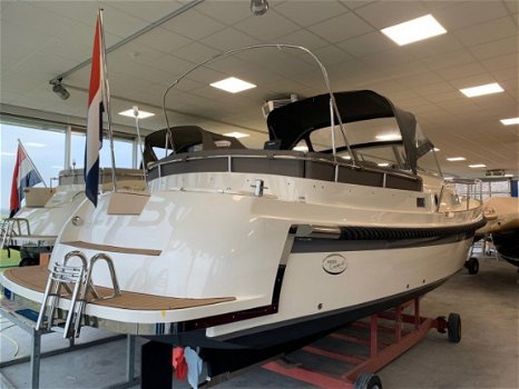 Interboat Intercruiser 28 Cabrio (2015) - 3