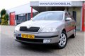 Skoda Octavia Combi - 1.6 Classic Airco/LMV/Trekhaak - 1 - Thumbnail