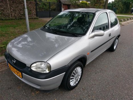 Opel Corsa - 1.2i-16V Strada APK 10-2020, stuurbekr. Inruil mogelijk - 1