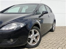 Seat Leon - 1.6 Sportstyle nw APK airconditioning, lichtmetalen velgen, privacy glass, sportstoelen,