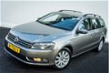 Volkswagen Passat Variant - 1.6 TDI Comfortline Nieuwe distributieriem Full map navigatie/ Lmv/ Pdc - 1 - Thumbnail