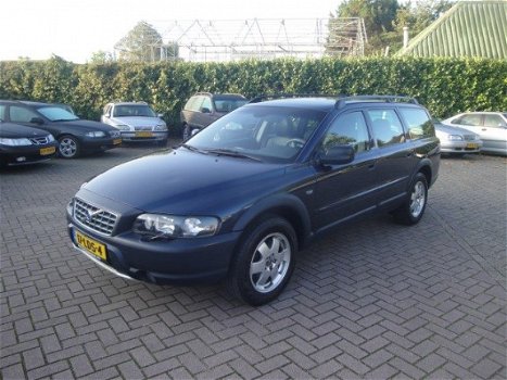 Volvo XC70 - 2.4 D5 Aut. Luxury Xenon Navi Leer Youngtimer - 1