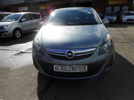 Opel Corsa - 1.2-16V Design Edition Navi - 1