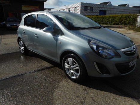 Opel Corsa - 1.2-16V Design Edition Navi - 1