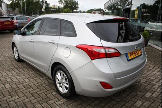 Hyundai i30 - 1.4 RIJKLAAR INCL 6 MND BOVAG - 1