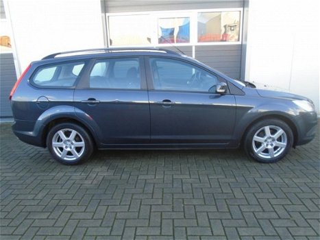 Ford Focus Wagon - 1.6 16V Comfort Airco, Cruise Distr.VV - 1