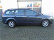 Ford Focus Wagon - 1.6 16V Comfort Airco, Cruise Distr.VV - 1 - Thumbnail