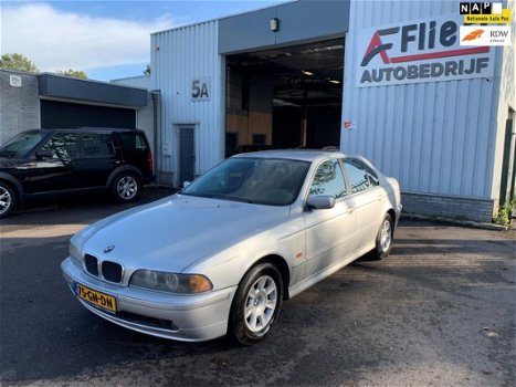 BMW 5-serie - 525i Executive / Airco / Parkeersensor / Cruise Contr - 1