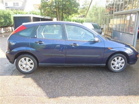 Ford Focus - 1.6-16V First Edition - 1