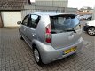 Daihatsu Sirion 2 - 1.0-12V Trend 5 DRS (KM 180860 NAP) - 1 - Thumbnail