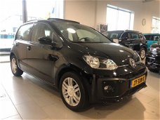 Volkswagen Up! - 1.0 high up Executive / Panoramadahk / Verw. stoelen / PDC / BT / Navi via VW app g