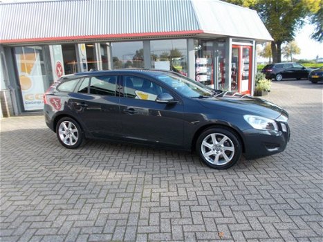 Volvo V60 - 1.6 T3 Kinetic - 1