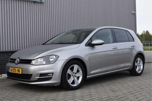 Volkswagen Golf - 1.6 TDI Comfortline BlueMotion navi, camera, pdc v+a, cruise control, stoelverwarm - 1