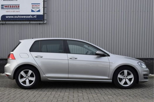 Volkswagen Golf - 1.6 TDI Comfortline BlueMotion navi, camera, pdc v+a, cruise control, stoelverwarm - 1