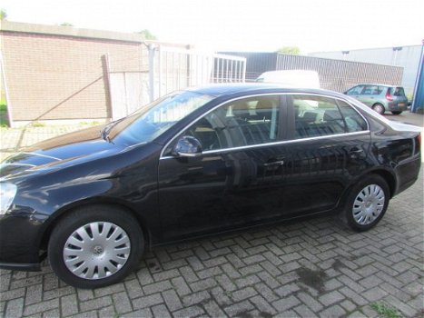 Volkswagen Jetta - 1.6 Comfortline 