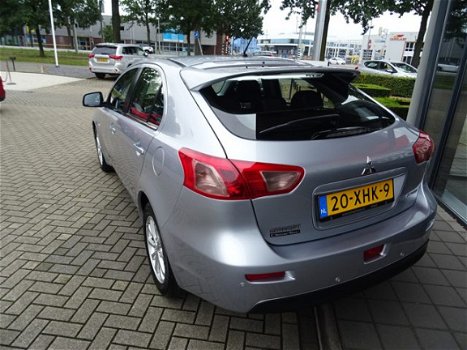 Mitsubishi Lancer Sportback - 1.6 Edition Two LEDER AIRCO PARKEERSENSOREN STOELVERWARMING LICHTMETAL - 1