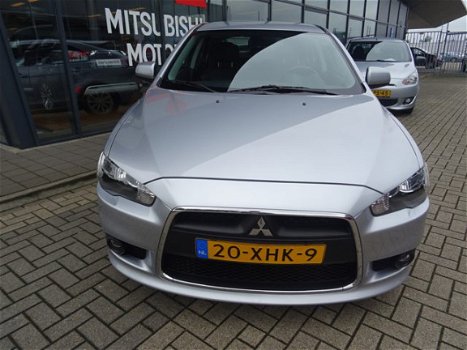 Mitsubishi Lancer Sportback - 1.6 Edition Two LEDER AIRCO PARKEERSENSOREN STOELVERWARMING LICHTMETAL - 1