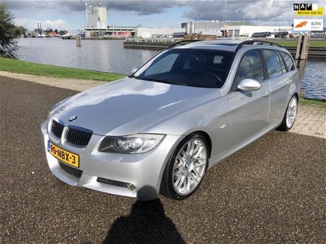 BMW 3-serie Touring - 330d Dynamic Executive /M pakket/Panodak/19inch breedset - 1