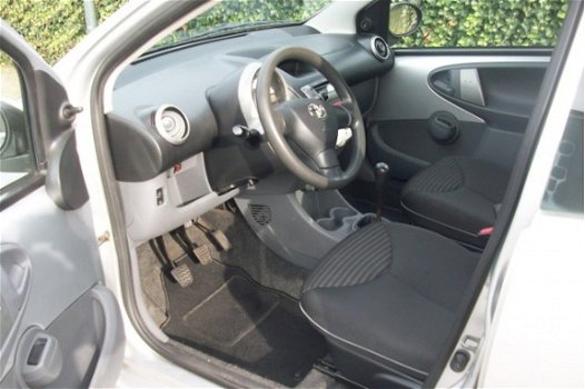 Toyota Aygo - 1.0-12V - 1