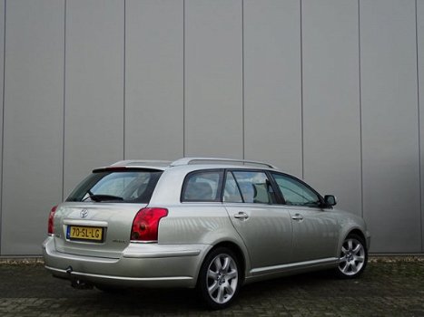 Toyota Avensis Wagon - 2.0 VVTi Executive | Leder | Stoelverwarming | Lichtmetalen velgen - 1